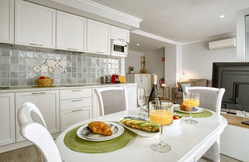 Cabo de las Huertas Apartment | Apartment 'Mar 6' with Shared Terrace, Wi-Fi and Air Conditioning