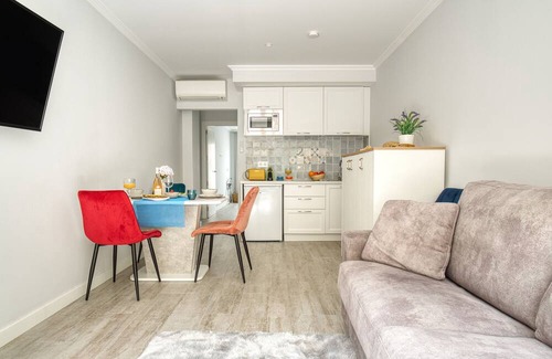 Cabo de las Huertas Apartment | Apartment 'Mar 9' with Private Terrace, Wi-Fi and Air Conditioning