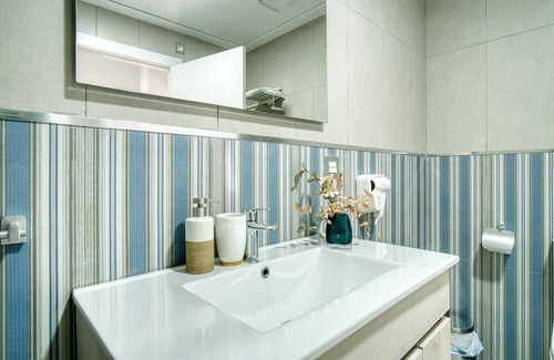 Cabo de las Huertas Apartment | Apartment 'Mar 9' with Private Terrace, Wi-Fi and Air Conditioning