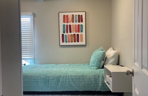 Royal Oak Apartment | Downtown Royal Oak Urban Getaway