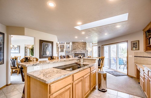 Cheney House | Vast countryside house with wide-ranging views, double deck, bar, & fireplaces