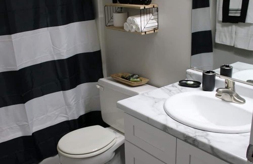Monroeville Apartment | Your Stonecliffe Escape - Convenient location with a peaceful community feel!