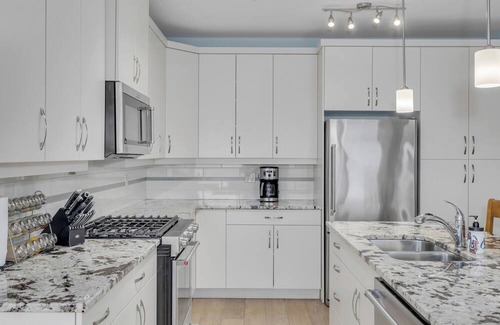 Westbank Condo | 7101 - Grand Lake - Boat Slip Availablenn