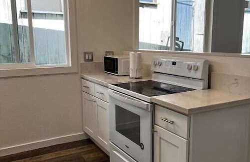 Hilo Apartment | Nick's-"Spring Special" 130- large 3 bedroom