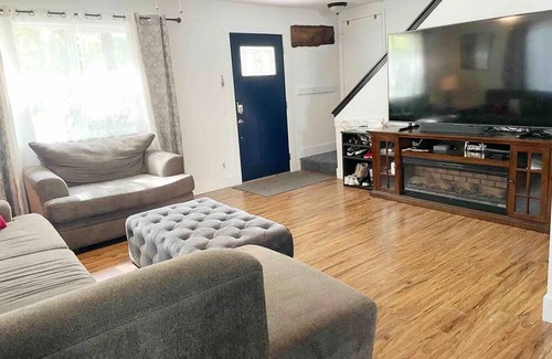 Kalispell House | Urban Retreat Home in Downtown w Hottub