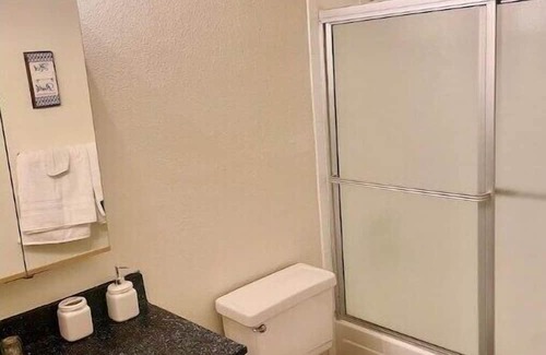 Winchester Apartment | Modern 1BR near Strip