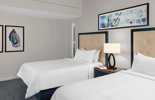 Harbour Town Resort | Marriott Harbour Club Resort - 2 Bedroom, 2 Bath, Kitchen, Living Area