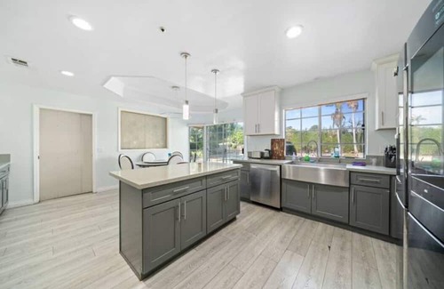 Monterey Park House | Pool/BBQ Grill/Hot Tub/Karaoke/Billards & Jacuzzi