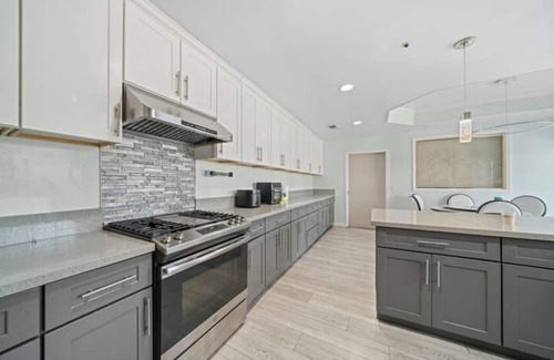 Monterey Park House | Pool/BBQ Grill/Hot Tub/Karaoke/Billards & Jacuzzi