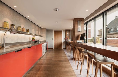 The Hague Center House | Welcome to Your Den Haag Hideaway! 3 Spacious Units, Pet-friendly!