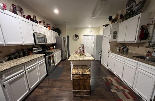 Galveston House | Marvelous 5-bedroom house in Bolivar Peninsula with WiFi, AC and fenced yard