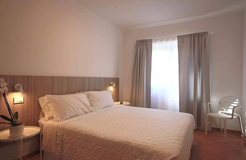 Santa Teresa di Gallura Apartment | smeraldina 2 - Two Bedroom Apartment, Sleeps 6