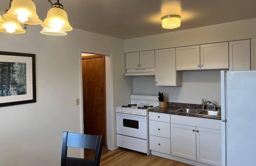 Midtown Apartment | Entire apartment close to downtown - 2 queen beds