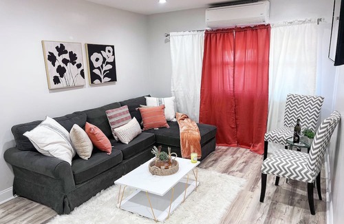 Castle Hill Apartment | Spacious 3-bedroom apartment with AC and WiFi in The Bronx