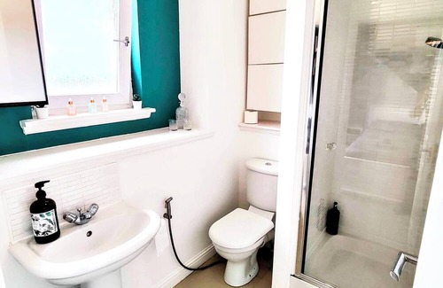 East End Apartment | La Casita, your Home Away from Home! - FREE PARKING