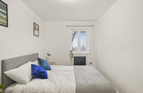 Woolwich Apartment | 2Bed 2 bath |FREE Gated Parking & Wifi ready for your weekly and monthly needs
