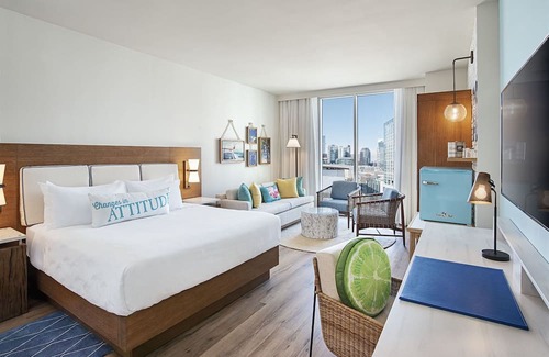 Rutledge Hill Apartment | CMA FEST WEEKEND! MARGARITAVILLE NASHVILLE! 6/6-6/10/24 Studio that sleeps 4!