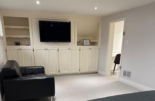 Burlington House | Lovely Home in Southern Ontario