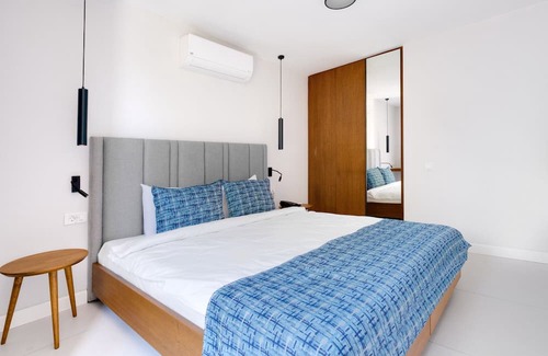 Bodrum City Center Apartment | Residence with Balcony Shared Pool Near Beach