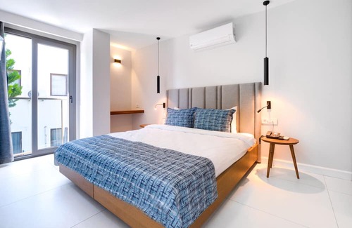 Bodrum City Center Apartment | Residence with Balcony Shared Pool Near Beach