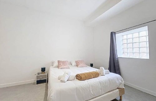 Moulins Apartment | LES PORTES DE PARIS
