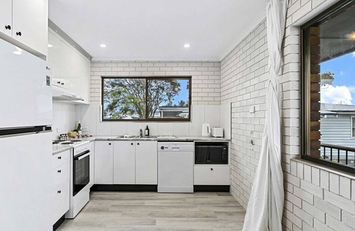 Traviston Apartment | Seagulls on Dudley