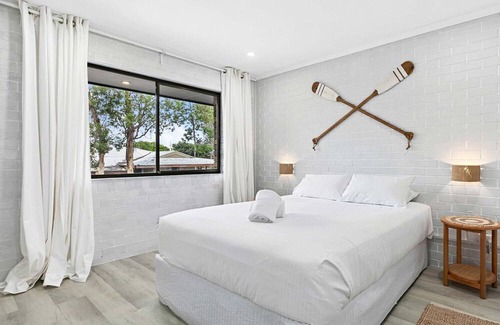 Traviston Apartment | Seagulls on Dudley
