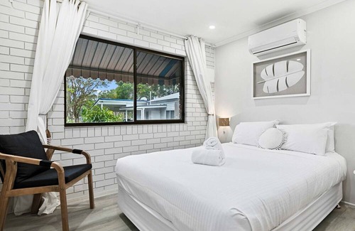 Traviston Apartment | Seagulls on Dudley