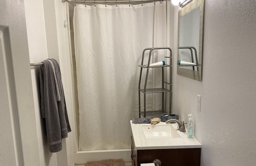 Palisade Apartment | Private and comfortable clean and a bubbling hot tub two bath rooms one bedroom