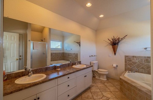 Corolla House | Soundside home in the Currituck Club with countless community amenities!