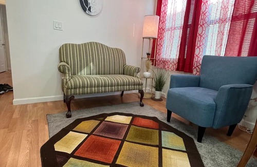 Elmont Apartment | 2 Bedroom Apartment, Near to Belmont race track and UBS