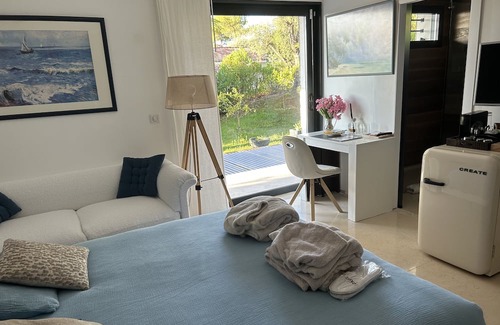 Saint Antoine Apartment | Cottage Marin Avec VUE MER en REZ Jardin Avec Piscine Chauffée