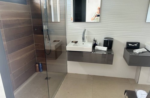 Saint Antoine Apartment | Cottage Marin Avec VUE MER en REZ Jardin Avec Piscine Chauffée