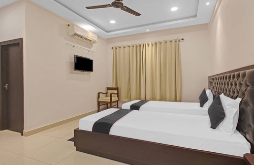 Kolkata House | Super OYO Townhouse 1050 Centre Point In