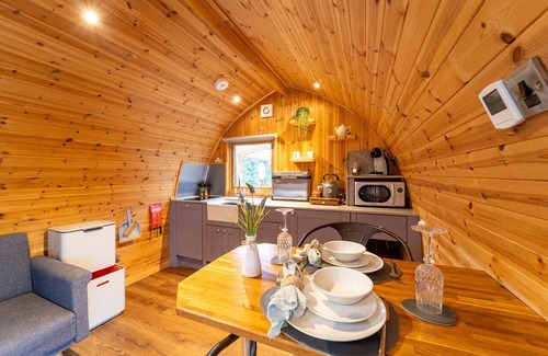 Clitheroe Cabin | Tranquil Luxury: Hot Tub, Firepit, & Sauna