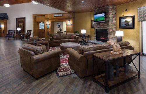 Casper House | Family Vacation! Minutes from Downtown Bismarck, Free Airport Shuttle, Pool!