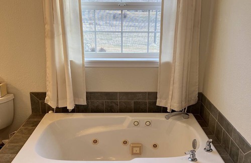 Missoula House | Peaceful Home on 1 Acre, where wildlife roams free amidst scenic beauty