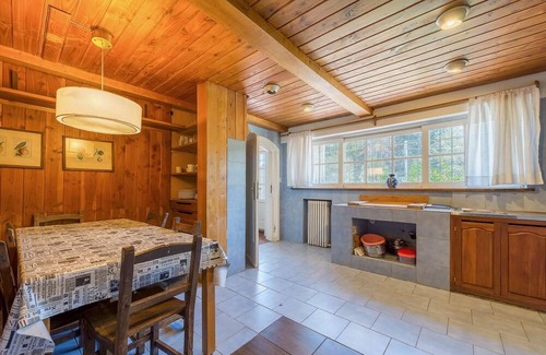 Golondrinas House | Cozy holiday house right by the lake. n