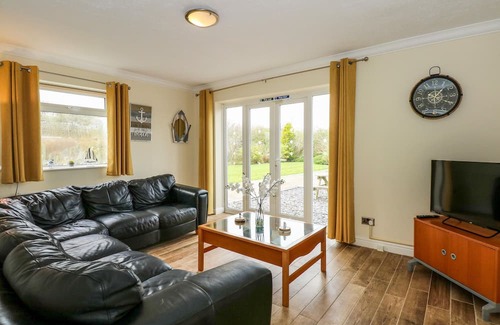 Skegness House | MARTELL COTTAGE, with a garden in Anderby Creek