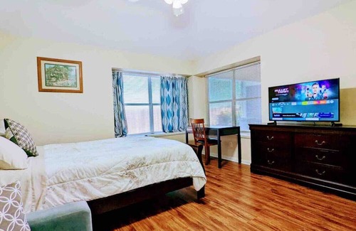 Temple House | ★NEW★ A Respite Escape- 3 BDR 2 BTR Home of Temple