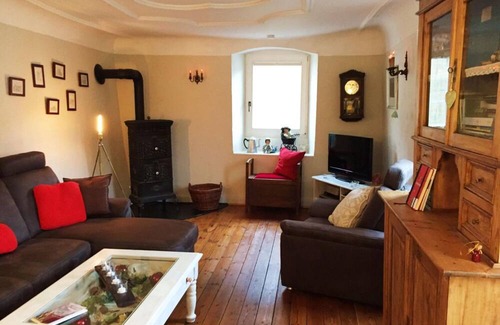 Dhron Apartment | Historical Moselle House in Neumagen-Dhron
