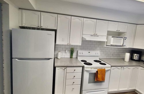 Industrial Park House | 10 mn from Airport Peaceful & Bright home
