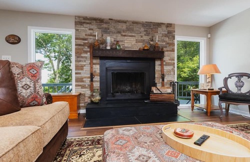 Nellysford House | Nancy's Edelweiss with Wintergreen Advantage