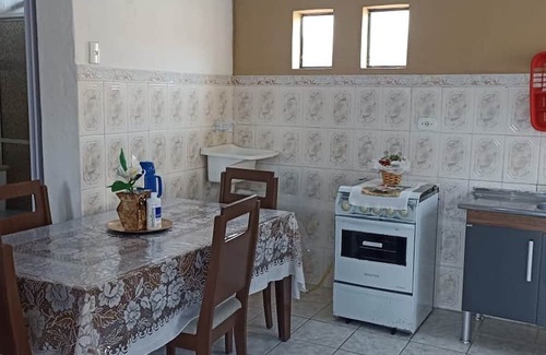 Pereque-Acu Ski Chalet | KIT Net, 5 Pessoas EM Camas, BEM Mobiliada, Praia DE Pereque Açu, Ubatuba,