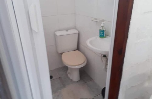 Pereque-Acu Ski Chalet | KIT Net, 5 Pessoas EM Camas, BEM Mobiliada, Praia DE Pereque Açu, Ubatuba,