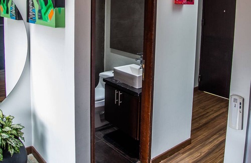 Antiguo Country Apartment | Modern Artistic Oasis : Virrey Park Triplex 2 bedroom.