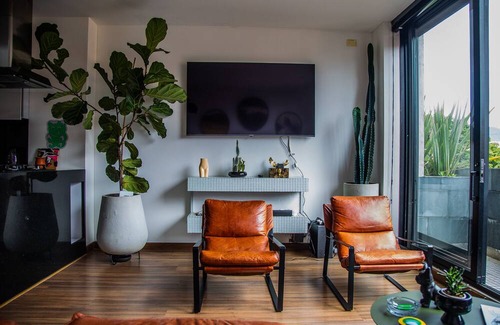 Antiguo Country Apartment | Modern Artistic Oasis : Virrey Park Triplex 2 bedroom.