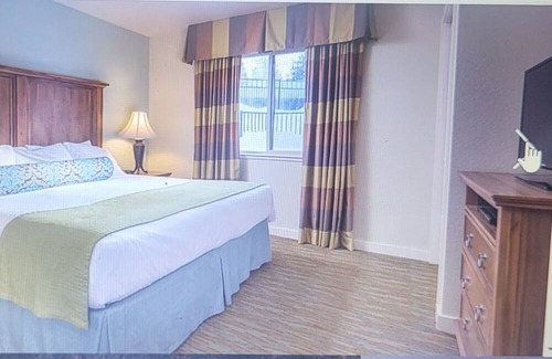 Round Hill Village Apartment | Cozy 1-bedroom apartment with WiFi and fitness room in lovely Zephyr Cove