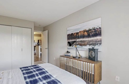 West Bloomington Condo | Balcony Haven: Clubhouse, VR, Parking, Champagne, & more- A Perfect Spring!