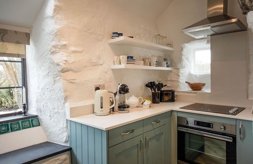 Pentrefelin Cottage | New! Charming, One Bedroom 17th Century Cottage with large gardens near Beaches